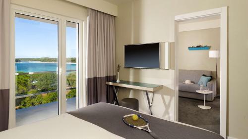 One-Bedroom Suite with Balcony