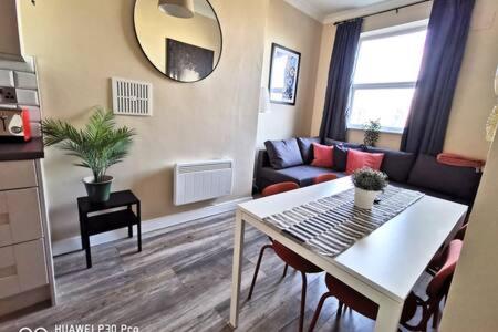 Cosy Apartment near OConnell ST RELIABLE FAST WIFI