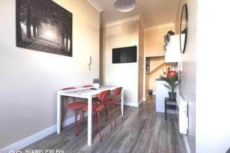 Cosy Apartment near OConnell ST RELIABLE FAST WIFI, Dublin (photo 9)