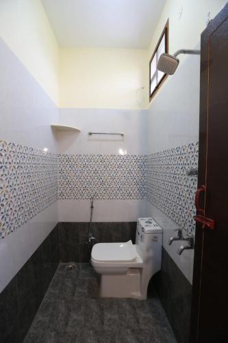 ABOORVA GRAND INN _ HOMESTAY_ ROOMS _RESORT _HOTEL IN KUMBAKONAM