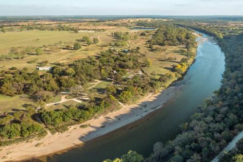 Brazos River Cabin on 15 acres