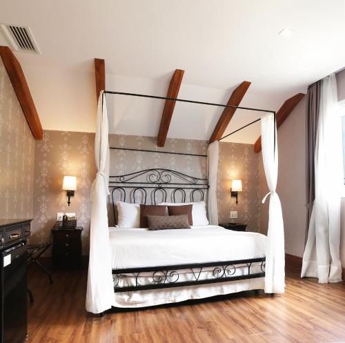 room detail thumbnail 0