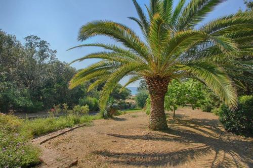 VILLA 200 m de la plage La Liscia TIUCCIA