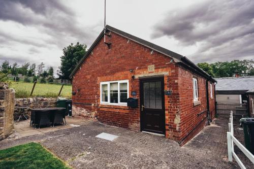 Cottages In Derbyshire, Oak Cottage