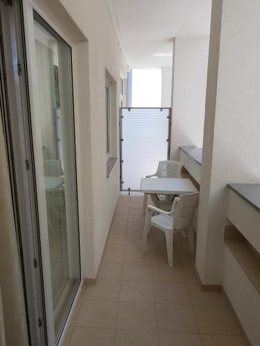 Quadruple Room with Balcony image 4