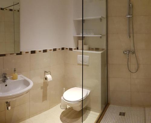 Quadruple Room with Balcony image 5