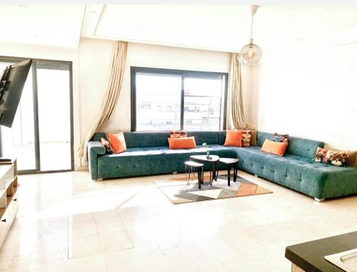 One-Bedroom Apartment image 3