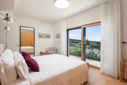 Luxury villa Bracchia Magic Retreat I with heated pool, sauna and jacuzzi on Brac