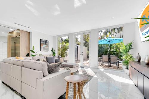 Villa Tropicale Stunning 4 Bedroom 4 Bath Home with Pool and BBQ in Miami, USA