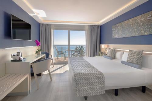 Standard Twin Room with Sea View