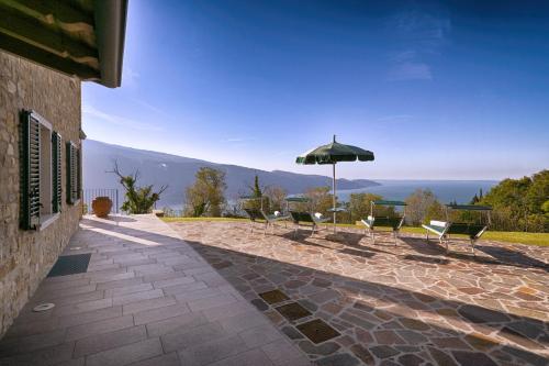 VILLA SOLE with stunning Lake view