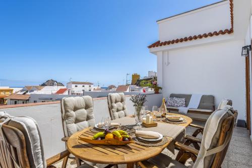  Central Penthouse, close to the Natural pools with Big terrace, ocean & city view in Garachico