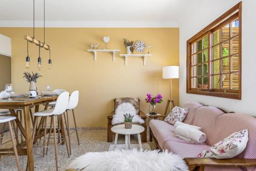 Central Penthouse, close to the Natural pools with Big terrace, ocean & city view in Garachico