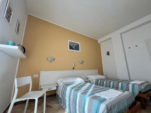 Hostal Parini - image 9