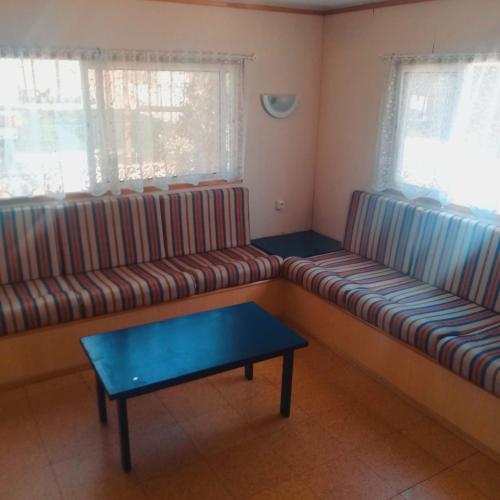 2 bedrooms, 3 beds