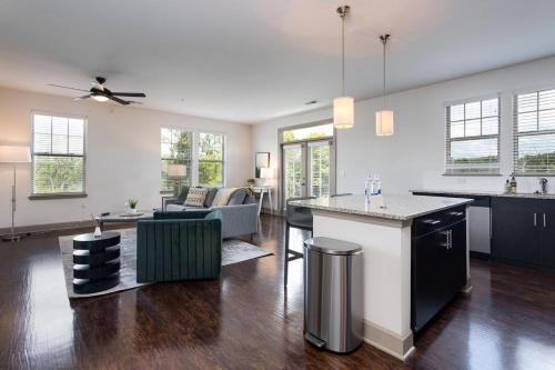 Landing Modern Apartment with Amazing Amenities ID1340 in Franklin, USA