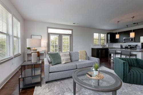 Landing Modern Apartment with Amazing Amenities ID1340 in Franklin, USA