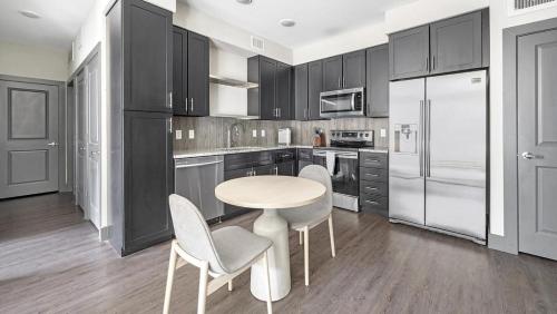 Landing Modern Apartment with Amazing Amenities (ID8595X86) in Parker (CO)