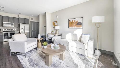 Landing Modern Apartment with Amazing Amenities (ID8595X86) in Parker (CO)