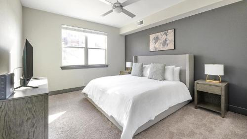 Landing Modern Apartment with Amazing Amenities (ID8595X86) in Parker (CO)