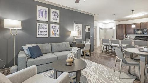 Landing Modern Apartment with Amazing Amenities ID7570X36 in Georgetown, USA