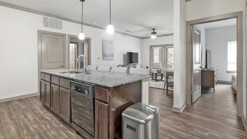 Landing Modern Apartment with Amazing Amenities ID7570X36 in Georgetown, USA