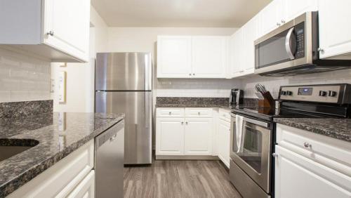 Landing Modern Apartment with Amazing Amenities ID7894X33 in Rochester, USA