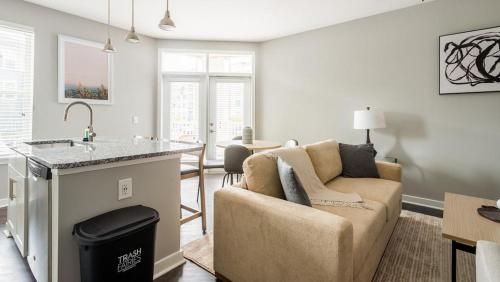 Landing Modern Apartment with Amazing Amenities (ID7738X85) in Falconbridge