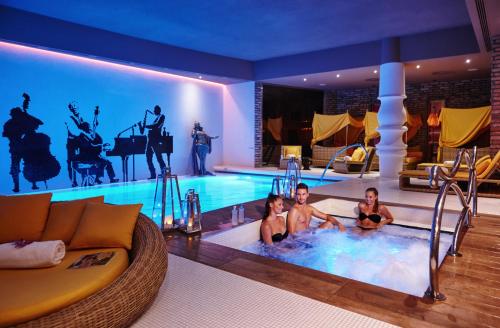 Aria Hotel Budapest by Library Hotel Collection - image 6