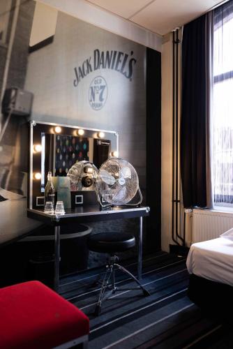 BackStage Hotel - image 6