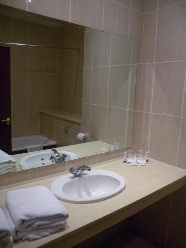 Seven Oaks Hotel - image 13
