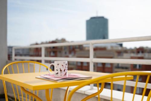 room detail thumbnail 1