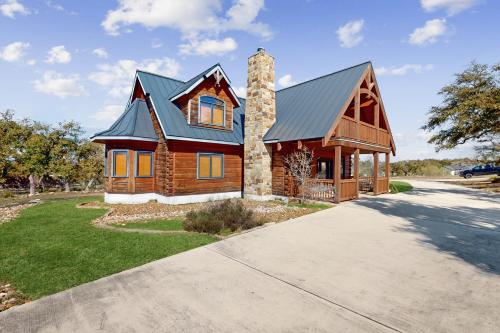 Luke Lake Living in Canyon Lake, USA