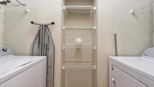 Landing Modern Apartment with Amazing Amenities ID8163X37 in Pinellas Park, USA
