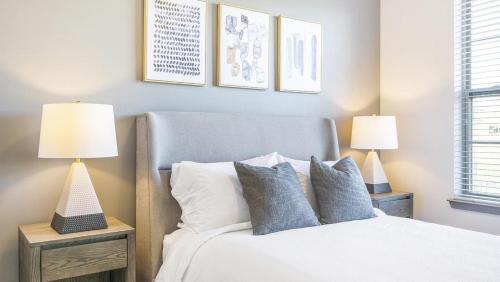 Landing - Modern Apartment with Amazing Amenities ID9024X45 in Spring Hill, USA