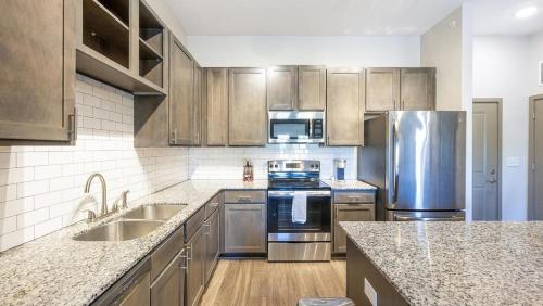 Landing - Modern Apartment with Amazing Amenities ID9024X45 in Spring Hill, USA