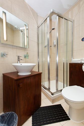 Islington Inn - image 11