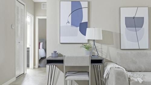 Landing - Modern Apartment with Amazing Amenities ID1263X174 in Clearwater, USA