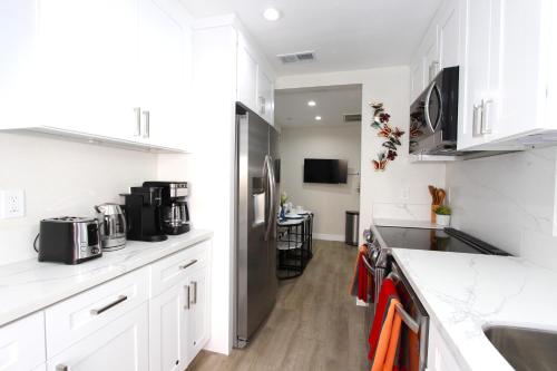 NEW! 2-Bedroom Fontana Guest House close to Kaiser Permanente in Fontana, USA