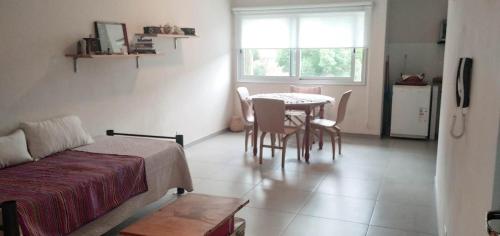 Depto Céntrico, Primer Piso, Camas Individuales Separadas