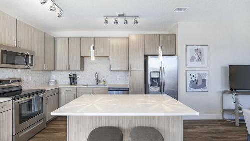 Landing - Modern Apartment with Amazing Amenities ID2121X24, Denver