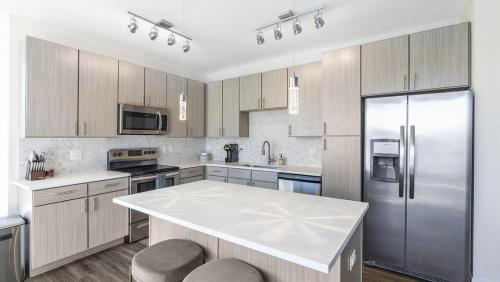 Landing - Modern Apartment with Amazing Amenities ID2121X24 in Denver, USA