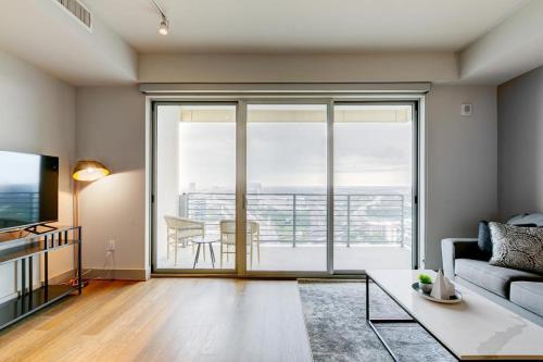 Landing - Modern Apartment with Amazing Amenities ID4772X11 in Dallas, USA
