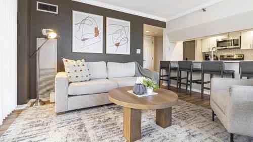 Landing Modern Apartment with Amazing Amenities ID9265X68 in Denver, USA