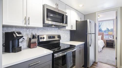 Landing Modern Apartment with Amazing Amenities (ID9265X68) in Cherry Creek