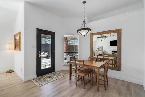 The Lido House, Cozy Family-Friendly Retreat in Frisco, USA