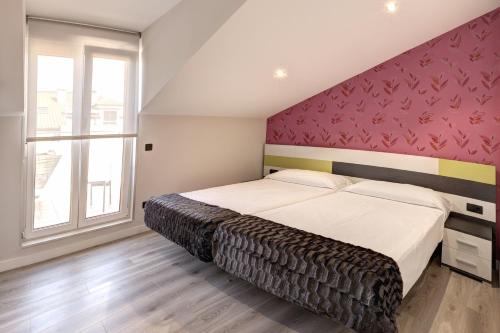 2 bedrooms, 3 beds