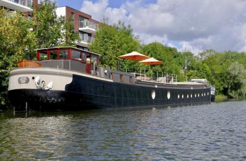 Bed in Boat