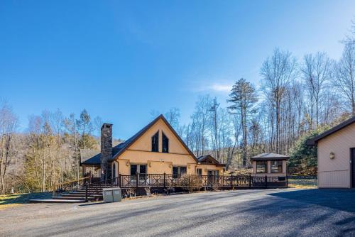 Tunkahannock Creek Cabin