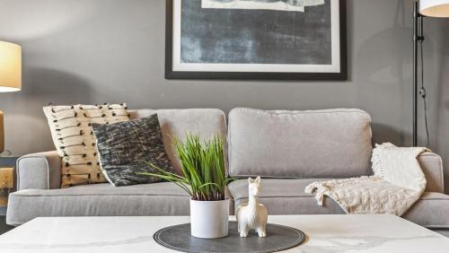 Landing - Modern Apartment with Amazing Amenities ID1996X19 in Charlotte, USA